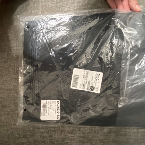 NWT Lands End | Men's Tall T-Shirt with Pocket - Picture 4 of 5